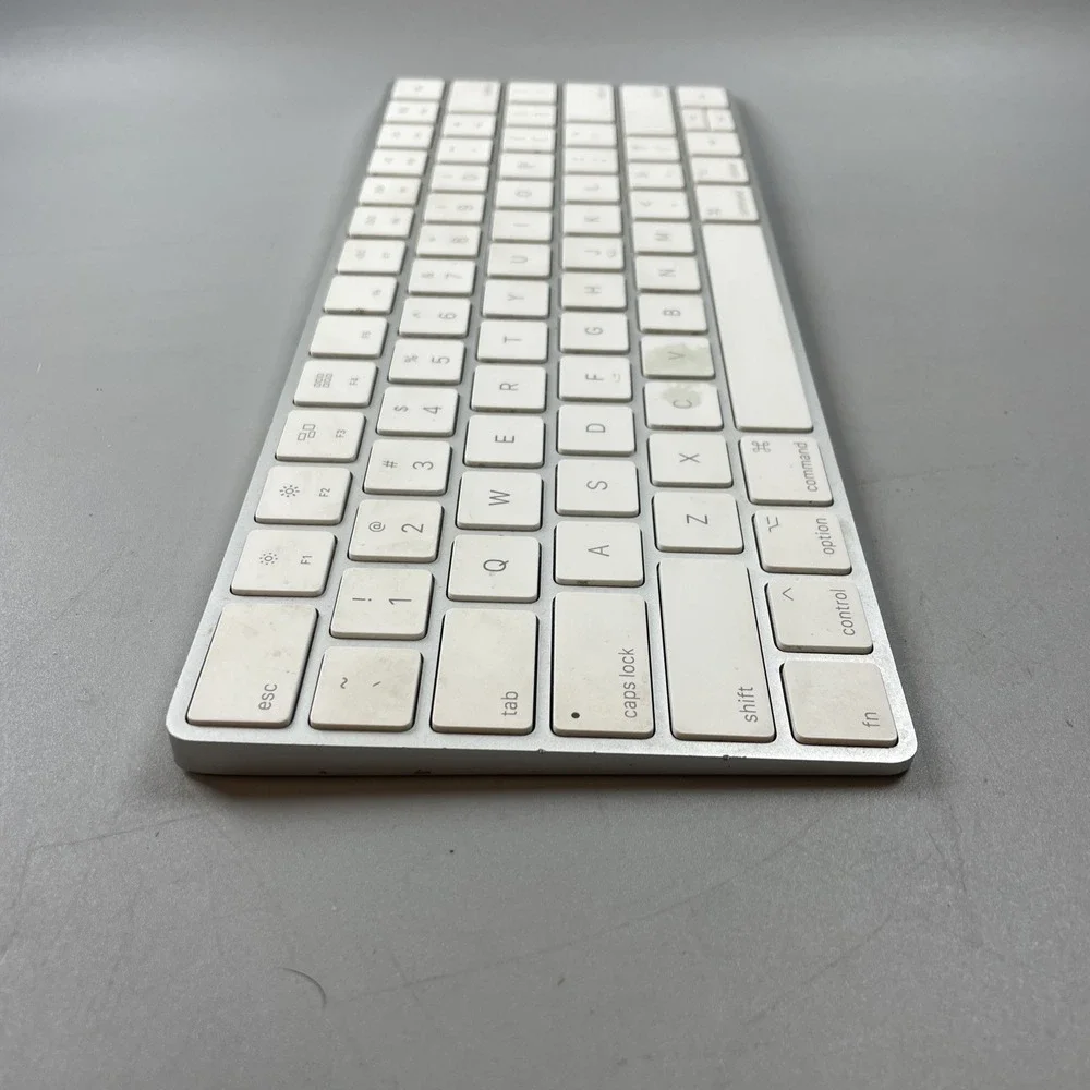 Apple Magic Keyboard A1644 Silver White Wireless Rechargeable Keyboard TESTED